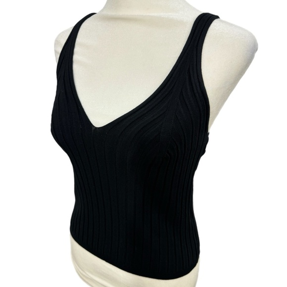 She + Sky Ribbed Knit Lightweight Sweater Tank Top V Neck in Black (s, m, l) - Picture 4 of 11